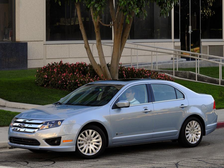  Ford Fusion Hybrid 2010 года  (US) (фото 8 из 111)